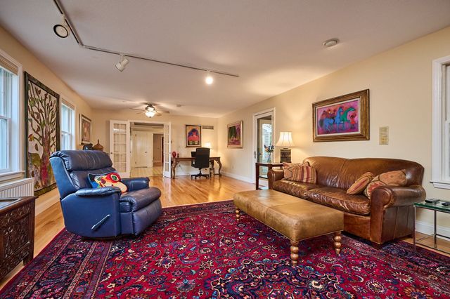 236 N. Maple St., Northampton, MA 01062