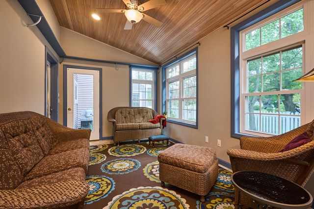 236 N. Maple St., Northampton, MA 01062