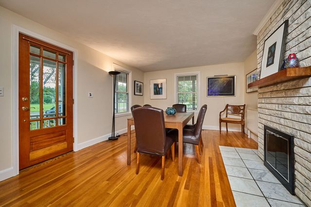 236 N. Maple St., Northampton, MA 01062