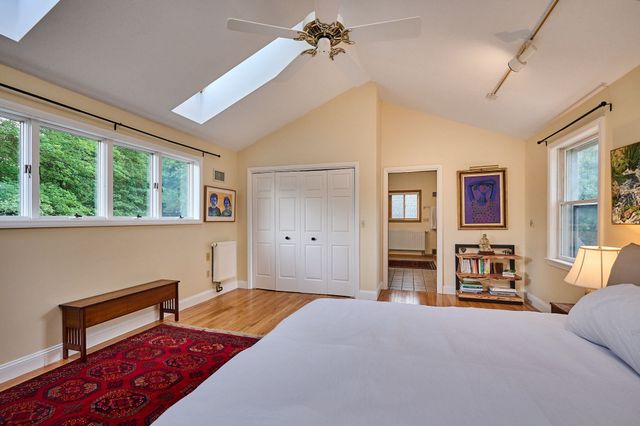 236 N. Maple St., Northampton, MA 01062