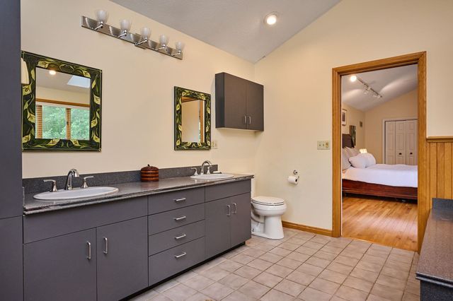 236 N. Maple St., Northampton, MA 01062