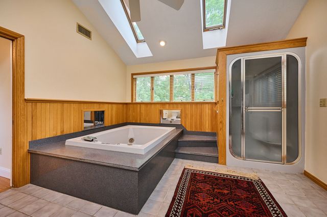 236 N. Maple St., Northampton, MA 01062