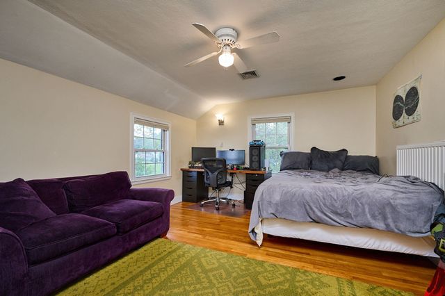 236 N. Maple St., Northampton, MA 01062