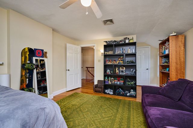 236 N. Maple St., Northampton, MA 01062