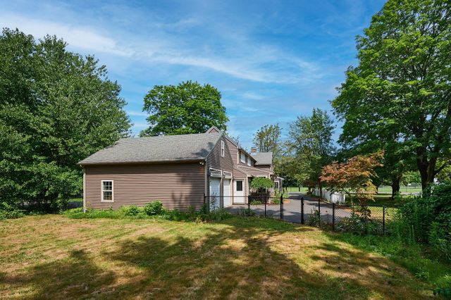236 N. Maple St., Northampton, MA 01062