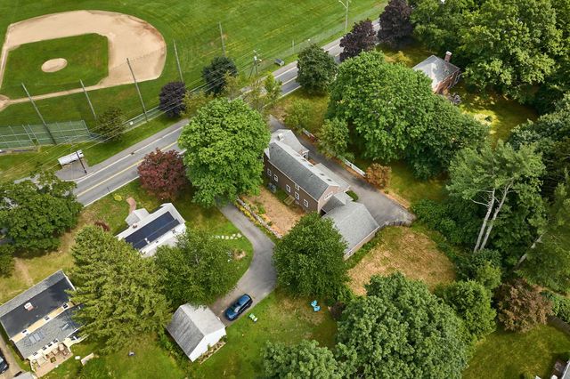 236 N. Maple St., Northampton, MA 01062