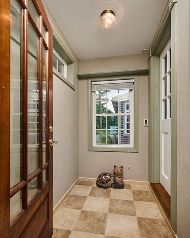 236 N. Maple St., Northampton, MA 01062