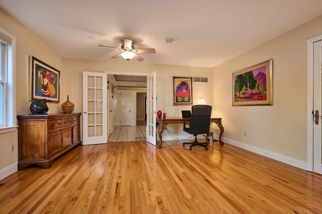 236 N. Maple St., Northampton, MA 01062