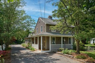 236 N. Maple St., Northampton, MA 01062