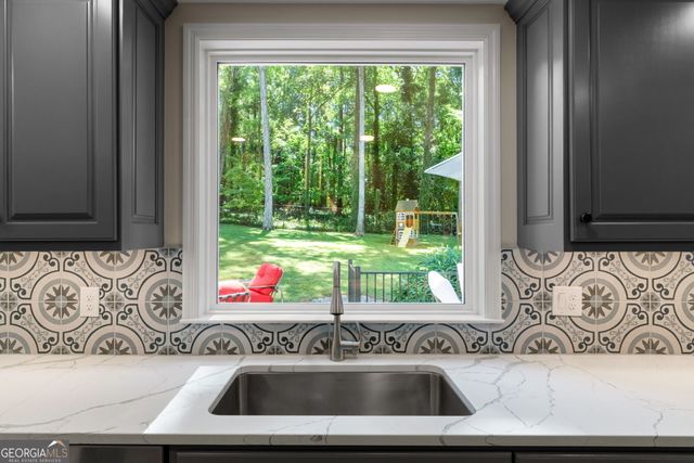5090 Larry Lane, Marietta, GA 30068