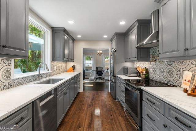 5090 Larry Lane, Marietta, GA 30068