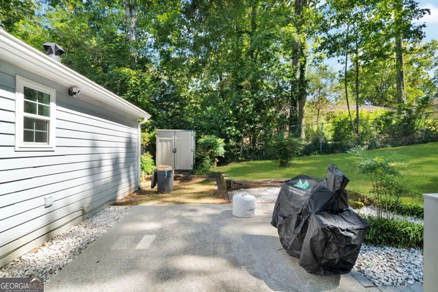 5090 Larry Lane, Marietta, GA 30068
