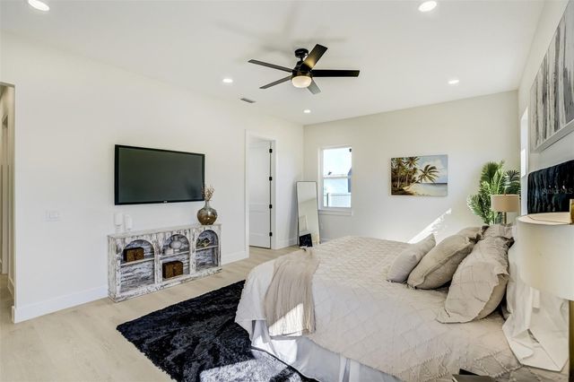 319 CEDAR LANE, Largo, FL 33770