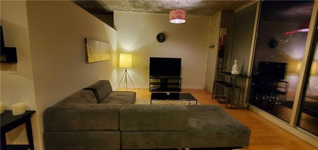 400 W Peachtree Street NW 2907, Atlanta, GA 30308