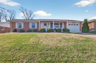2501 Fair Oaks Drive, St Charles, MO 63301
