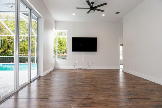 7685 SE Pleasant Ridge Court, Stuart, FL 34997