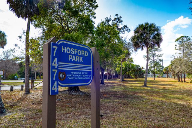 7685 SE Pleasant Ridge Court, Stuart, FL 34997