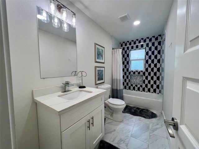 1119 Panama Street, Houston, TX 77009