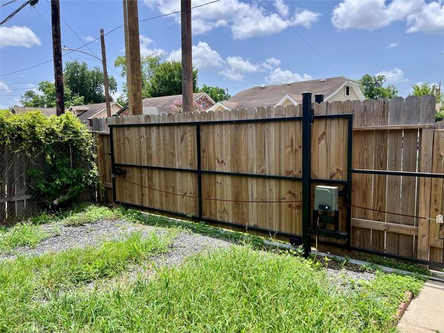 1119 Panama Street, Houston, TX 77009
