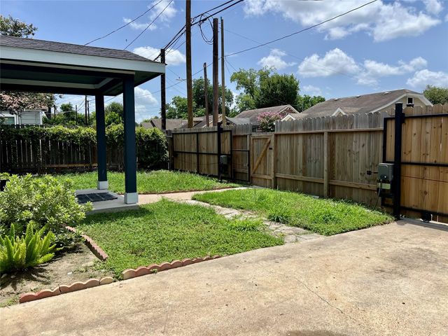 1119 Panama Street, Houston, TX 77009