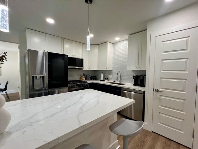 1119 Panama Street, Houston, TX 77009