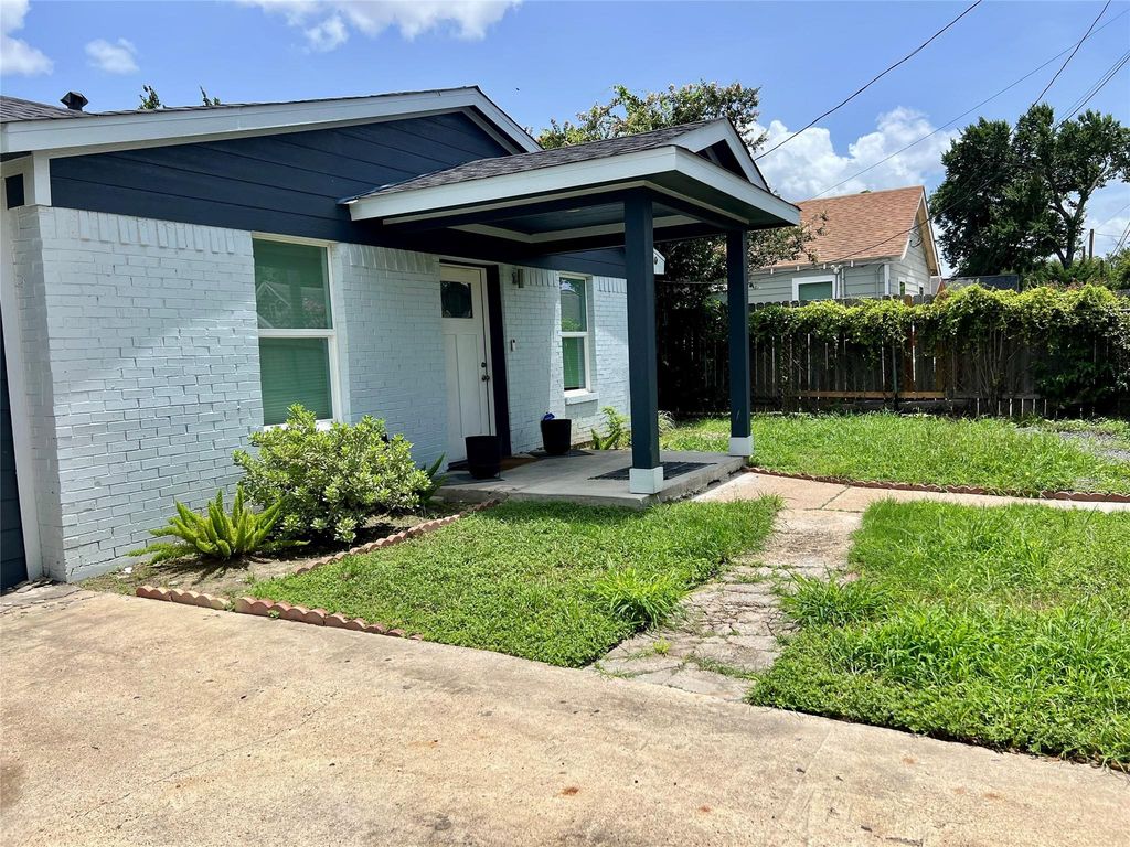 1119 Panama Street, Houston, TX 77009