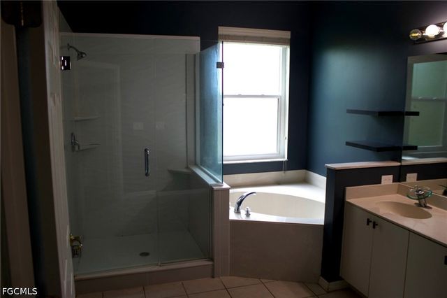 4213 Liron AVE 202, Fort Myers, FL 33916