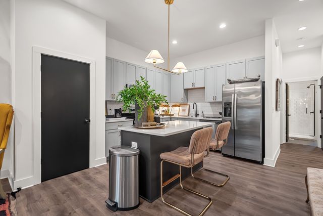 1268 3rd Ave, S, Nashville, TN 37210