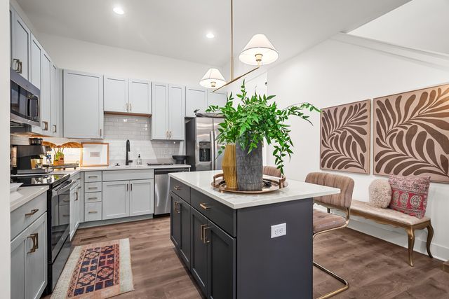 1268 3rd Ave, S, Nashville, TN 37210