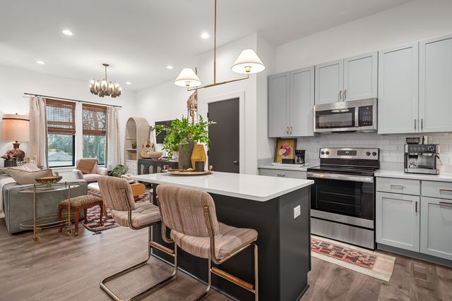 1268 3rd Ave, S, Nashville, TN 37210