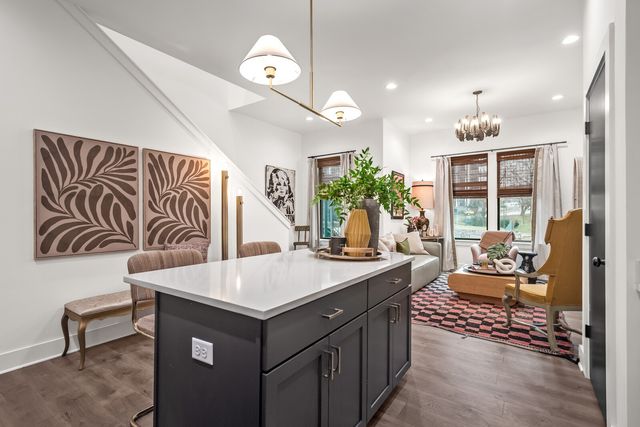 1268 3rd Ave, S, Nashville, TN 37210