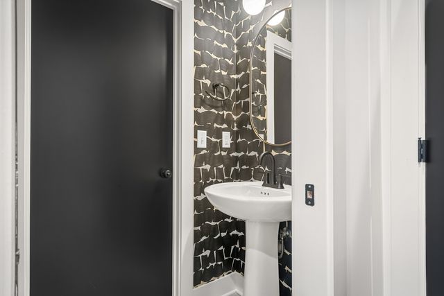 1268 3rd Ave, S, Nashville, TN 37210