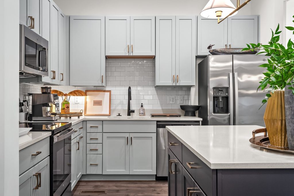 1268 3rd Ave, S, Nashville, TN 37210