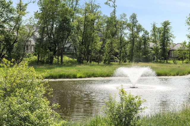 425 Carpenters Point, Wayzata, MN 55391