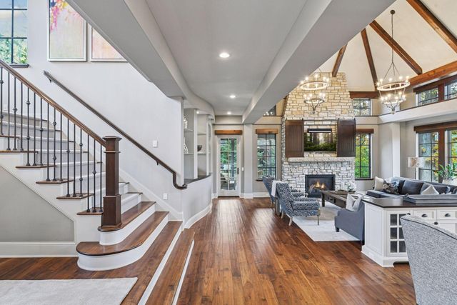 425 Carpenters Point, Wayzata, MN 55391