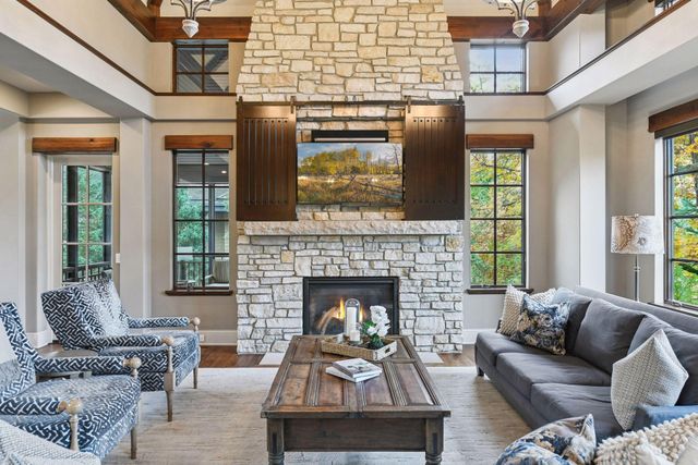 425 Carpenters Point, Wayzata, MN 55391