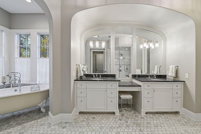425 Carpenters Point, Wayzata, MN 55391
