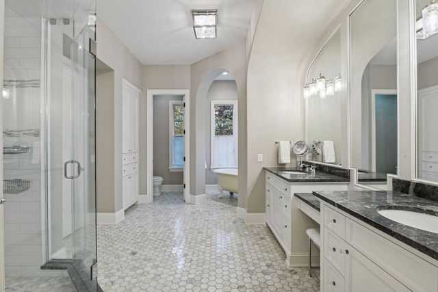 425 Carpenters Point, Wayzata, MN 55391