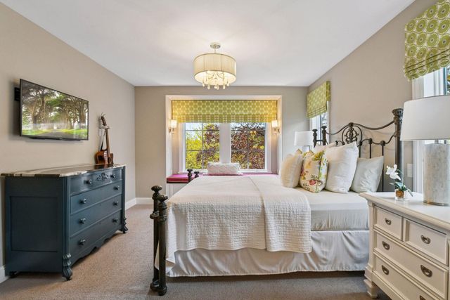 425 Carpenters Point, Wayzata, MN 55391