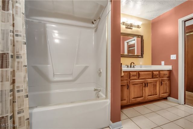 8001 Robin Lane, Brecksville, OH 44141