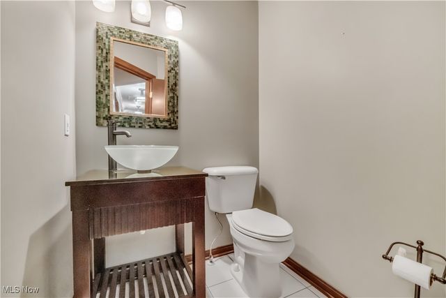 8001 Robin Lane, Brecksville, OH 44141