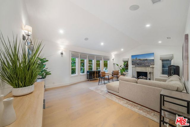 1948 N Curson Avenue, Los Angeles, CA 90046