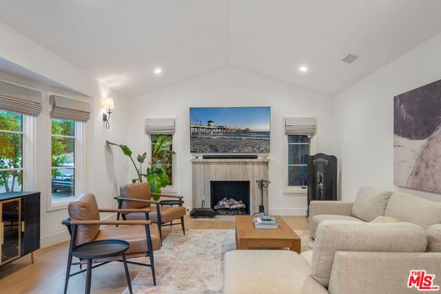 1948 N Curson Avenue, Los Angeles, CA 90046