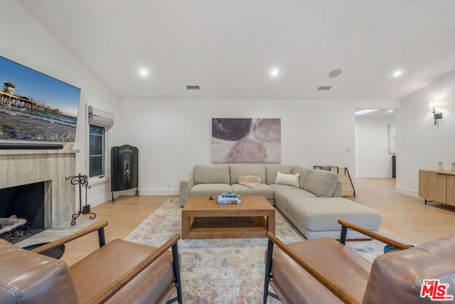 1948 N Curson Avenue, Los Angeles, CA 90046