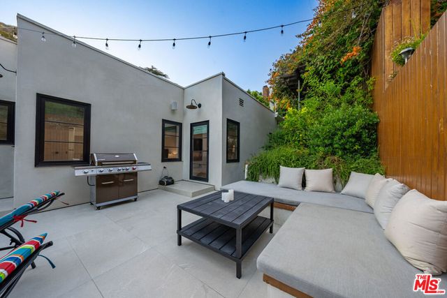 1948 N Curson Avenue, Los Angeles, CA 90046