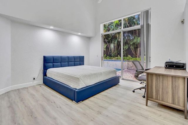 6631 NW 43rd Terrace, Boca Raton, FL 33496