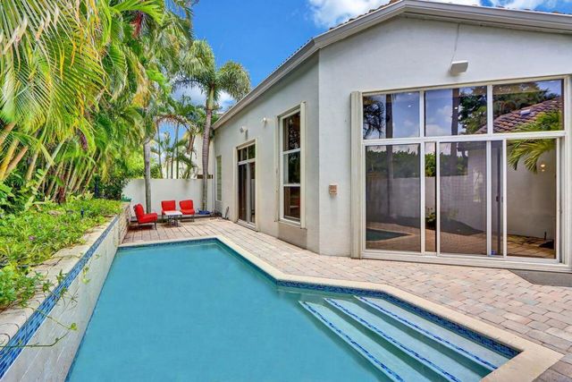 6631 NW 43rd Terrace, Boca Raton, FL 33496