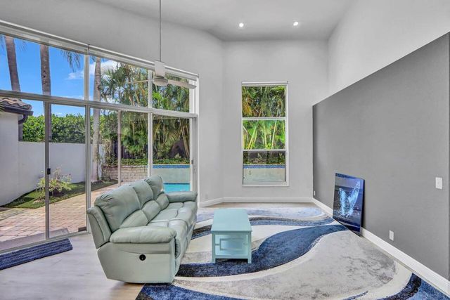 6631 NW 43rd Terrace, Boca Raton, FL 33496