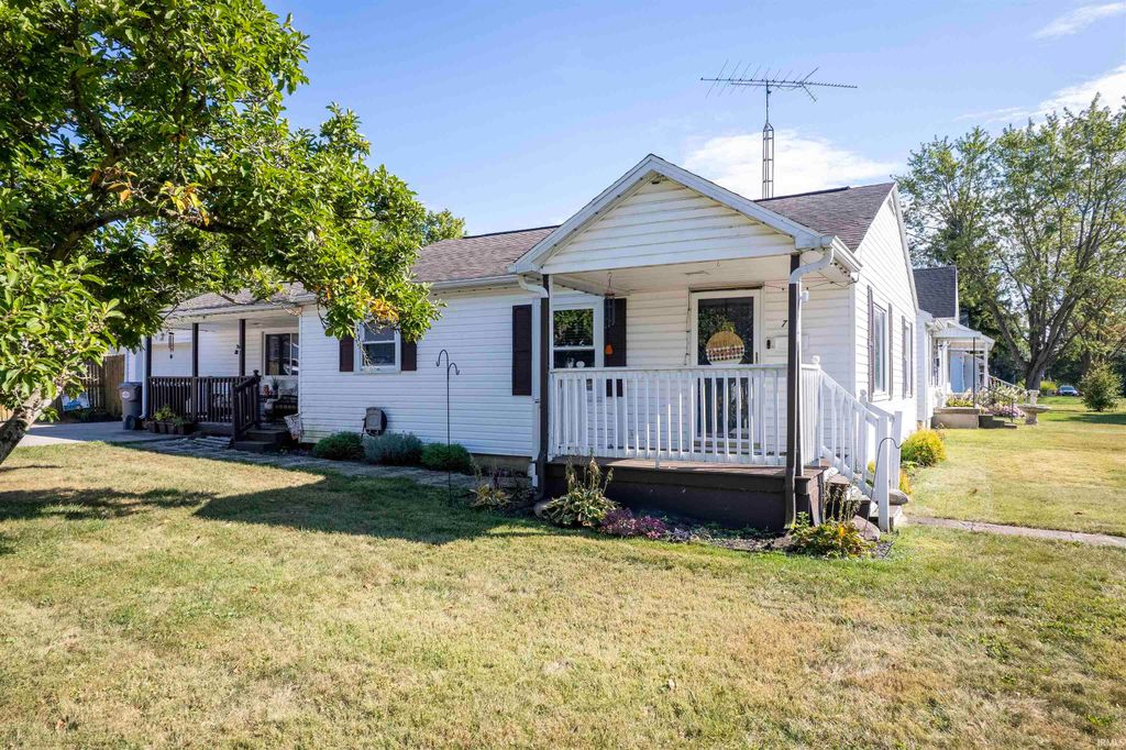 715 E Franklin Street, Albany, IN 47320