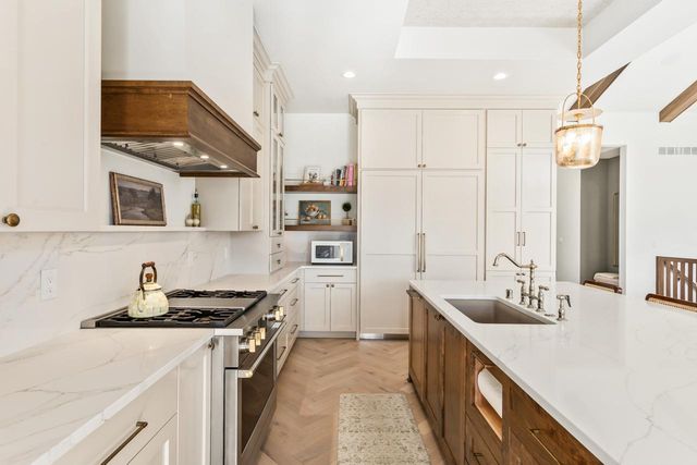 20285 Newport LANE, Brookfield, WI 53045